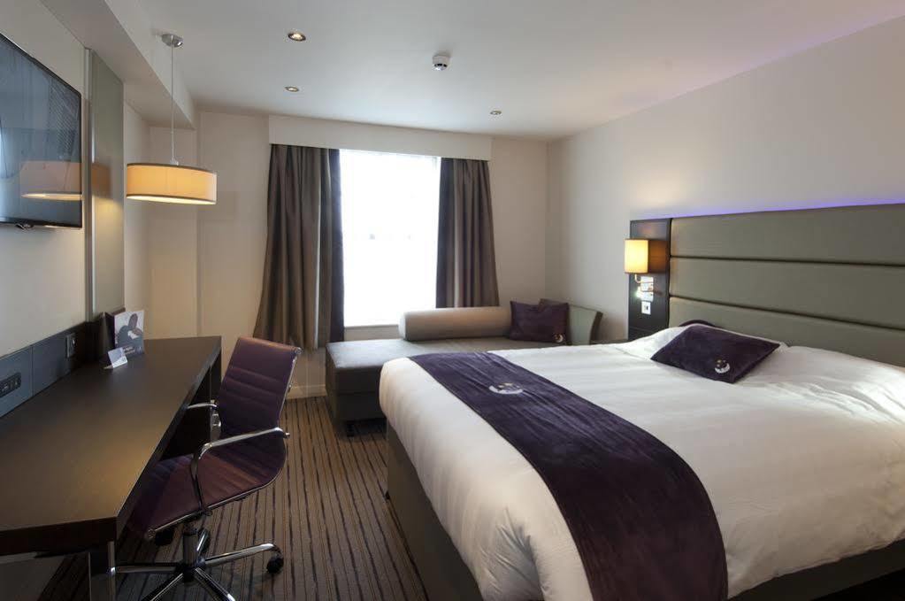 Premier Inn Stoke-On-Trent Εξωτερικό φωτογραφία