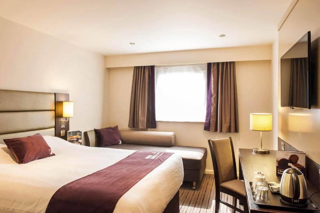 Premier Inn Stoke-On-Trent Εξωτερικό φωτογραφία