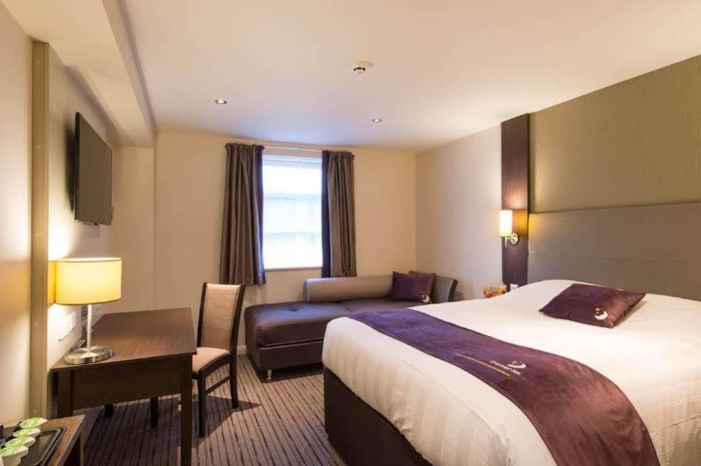 Premier Inn Stoke-On-Trent Εξωτερικό φωτογραφία